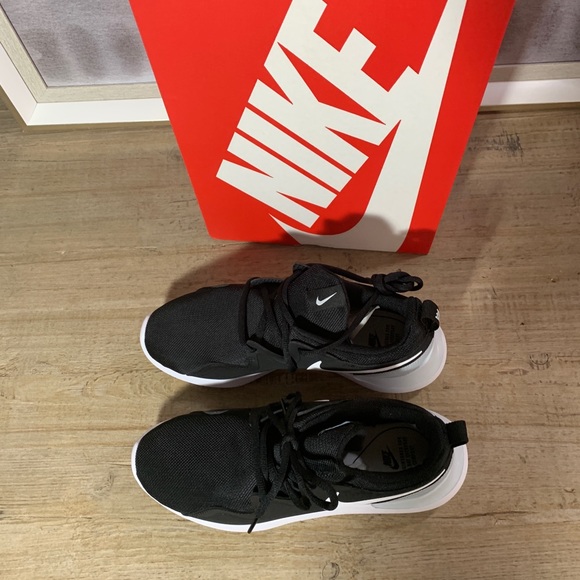 NEW Nike Tessen Black Running Shoe with box - Picture 10 of 13